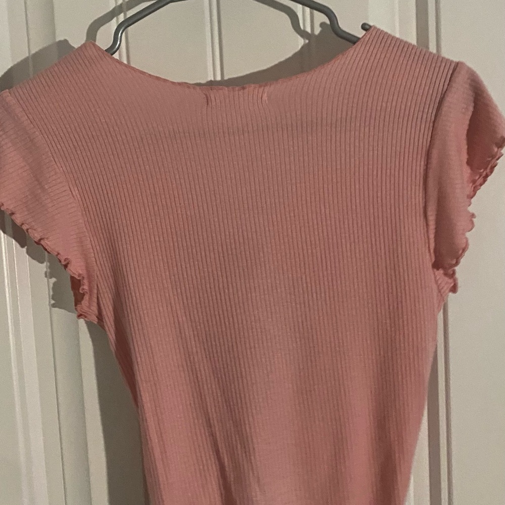 Tops - Picture 4 of 4